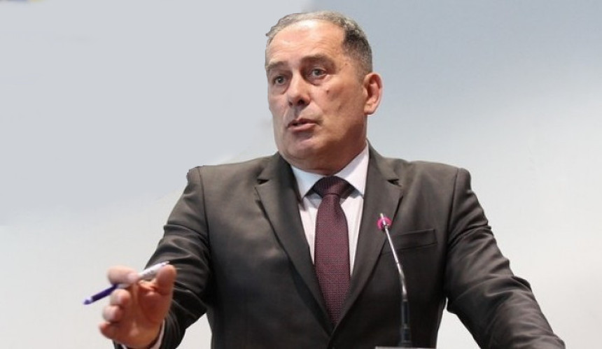 Mektić o razlozima odgađanja sjednice