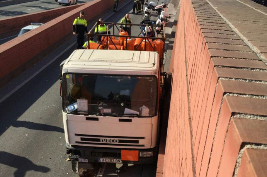 Камионом јурио ка центру Барселоне