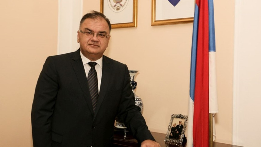 Одгодити сједницу Парламента РС