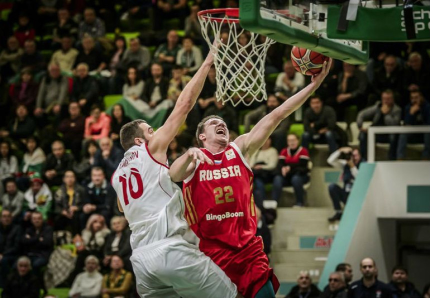 SP: Brutalna Rusija, tragična Francuska! I još...