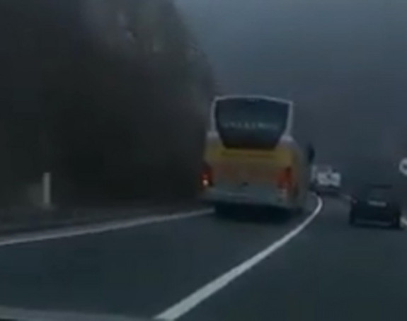 VIDEO Autobusom preko pune linije