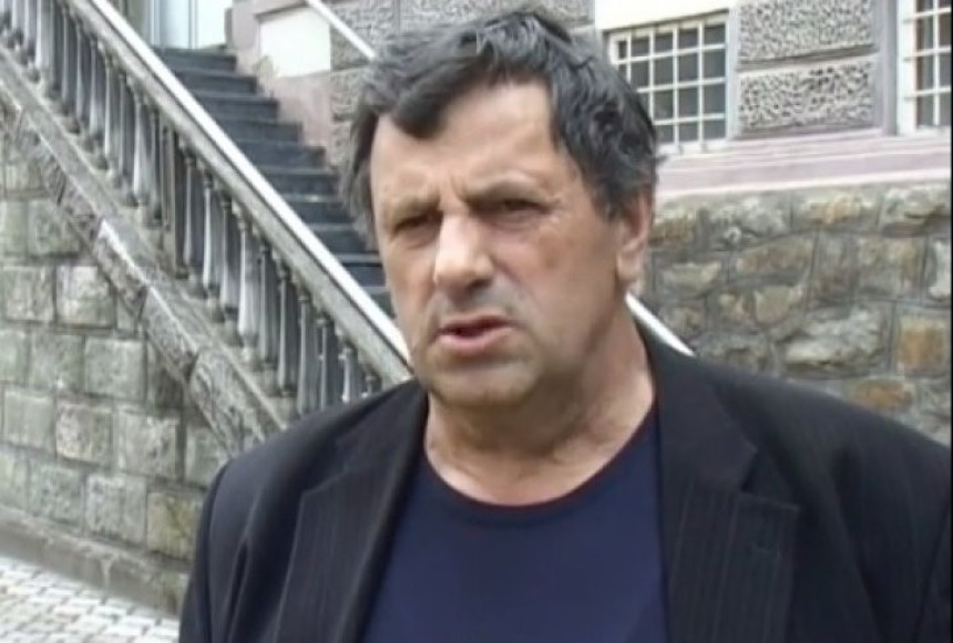 Nudili mi pare da ćutim o Srebrenici