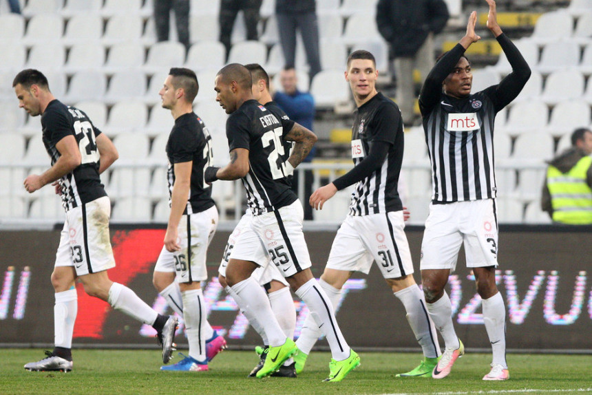 O strancima: Partizan kaže - super!