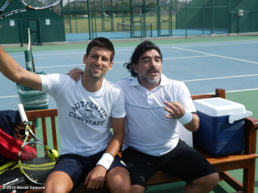 Navijao za Noleta, a sad... Maradona: Federer je najveći, konkurencija ne postoji!