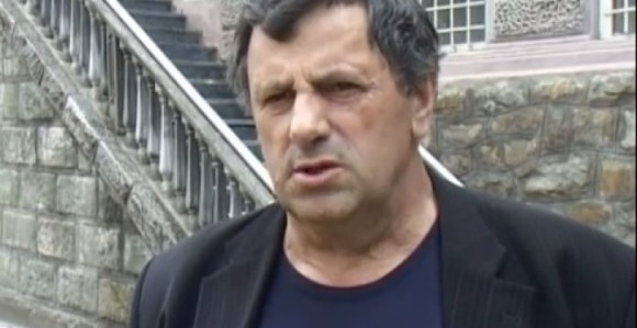 Nudili mi pare da ćutim o Srebrenici