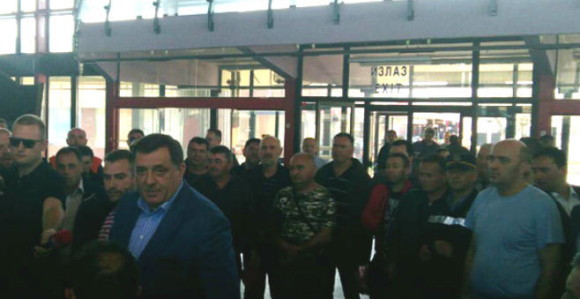 Dodik ubjeđuje da štrajkači odustanu