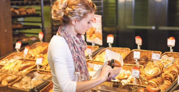 Pekar zarađuje u Švajcarskoj kao direktor kod nas