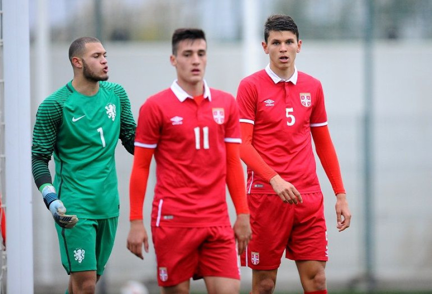 EP - Raspad sistema: Omladinci Srbije pregaženi u Ploeštiju!