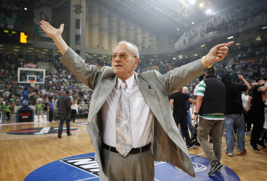 Video: Gate 13 se pjesmom oprostio od Tanasisa...