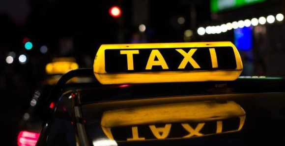 Ostavila korpu sa bebom u taksiju