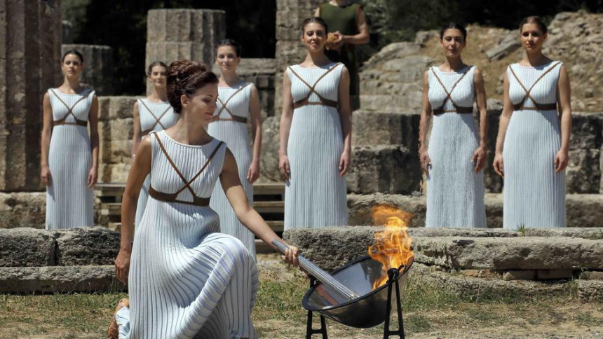 Video: Zapaljena olimpijska baklja!