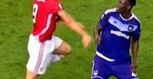 Ako je do slike - Zlatan je u velikom problemu!