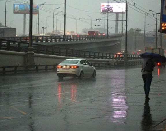 Олуја у Москви: Страдало дијете