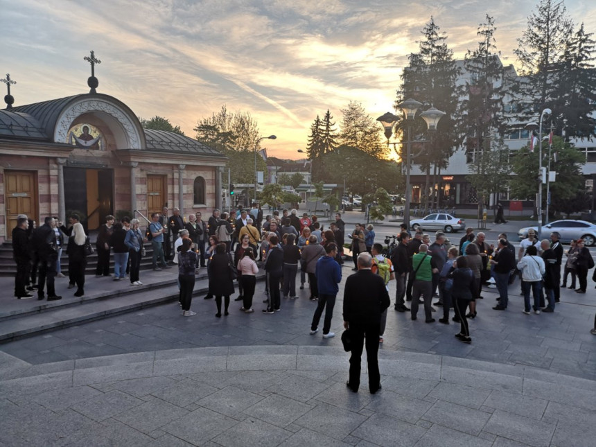 Запаљене свијеће за Драгичевића