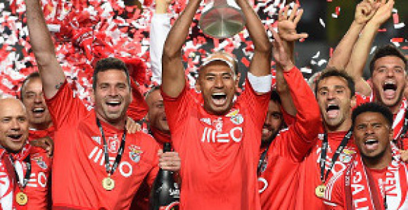Benfika je sila koja ruši sve pred sobom! Osvojen i Liga Kup!