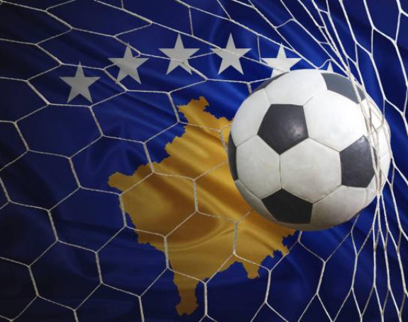 Kosovo prvi put ističe državne simbole!