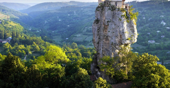 Život na stijeni visokoj 40 metara