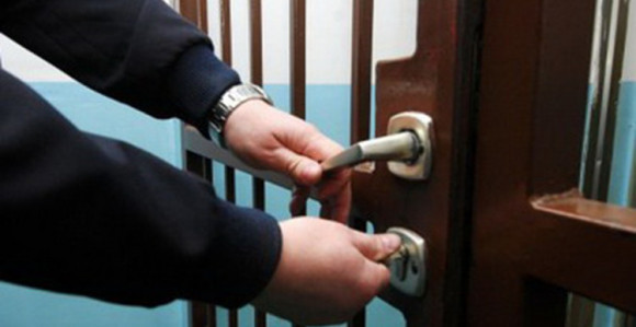 Trojici lica određen pritvor