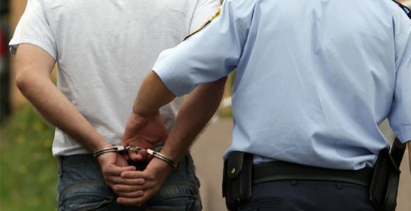 Inspektor odavao istragu dilerima 