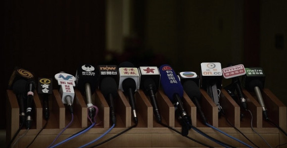 Ostavkama čuvali dvojicu kolega