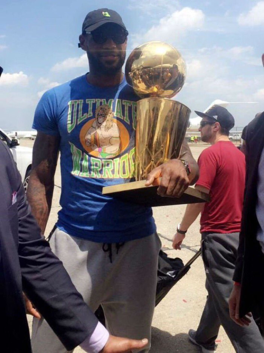 Lebron donio trofej u Klivlend i to u majici koja provocira Golden Stejt!