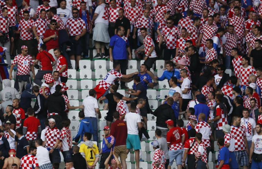 Видео - Хрватска полиција: Да, хоће да прекину утакмицу!