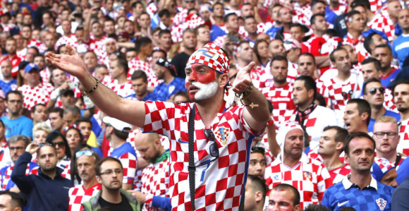 Hrvatski ratni veterani protiv huligana!