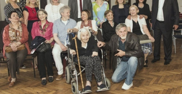 U 103 godini druži se sa đacima