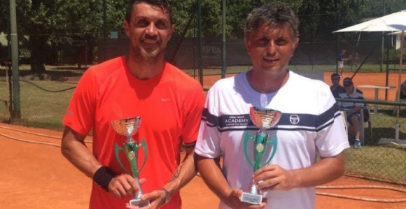 Paolo Maldini majstor i u "bijelom sportu"!