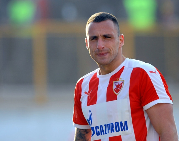 Zvezda se u danu rastala sa DVA napadača!