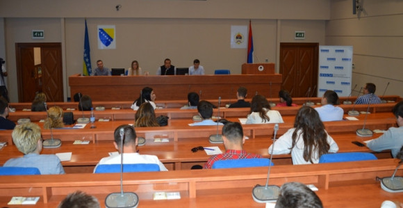 Mladi iz Srpske sa parlamentarcima