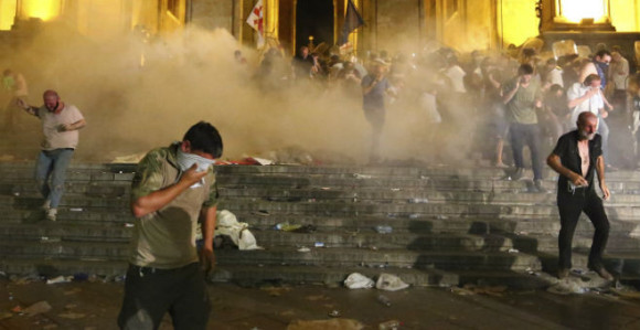 Протести: Више од 200 повријеђених