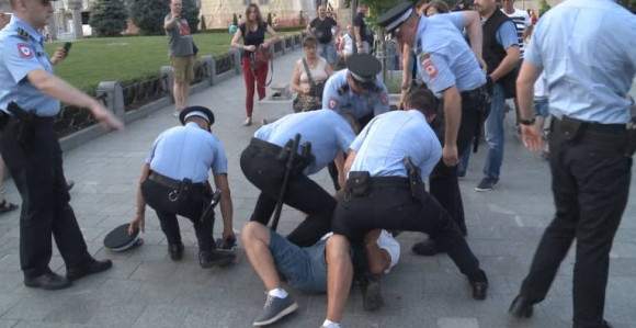 Kisin: Policija je prekršila zakon