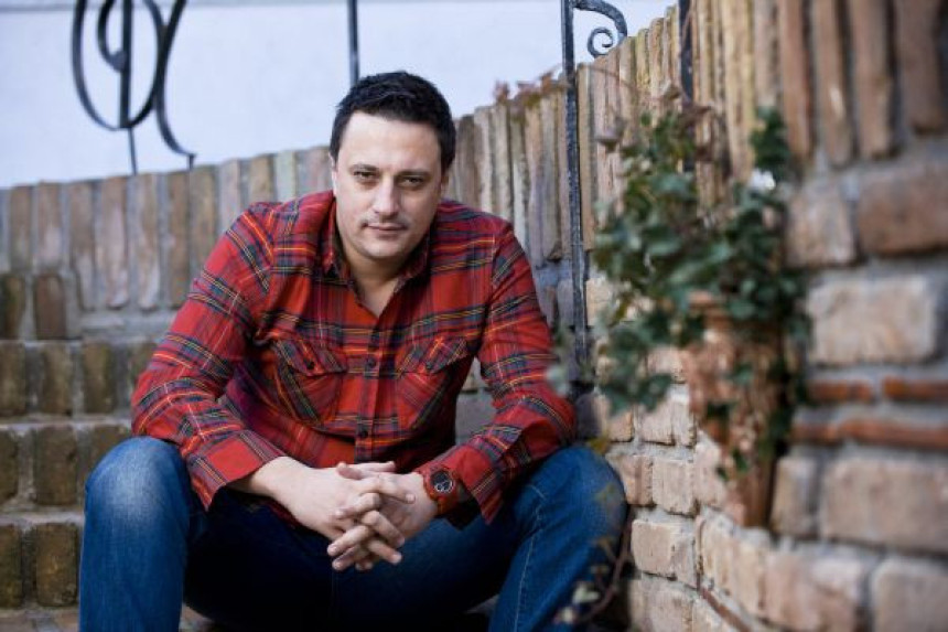 Andrija Milošević sa djevojkom kupio stan