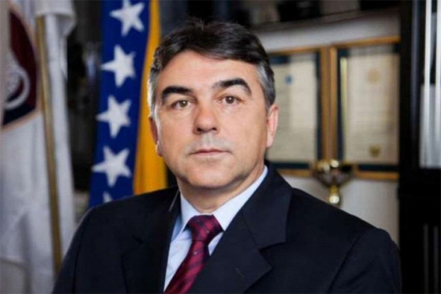 Smijenjen Goran Salihović