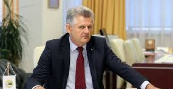 R. Marić zabada "prst u oko"