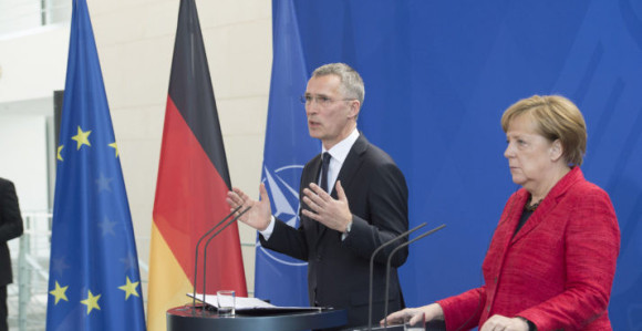 Merkel: NATO štiti sve članice