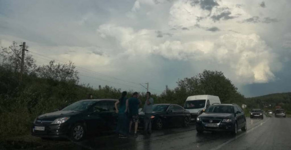 Nevrijeme: Više vozila oštećeno