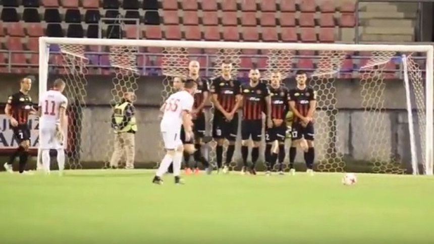 Video: "Živi zid" Tuzlaka koji ne čuva NIŠTA!