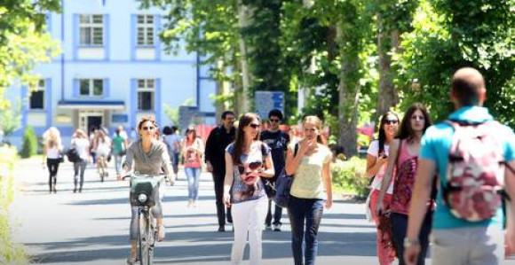 Novac zadržali, o povratku ne misle