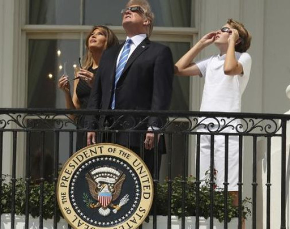 Tramp posmatrao pomračenje sunca