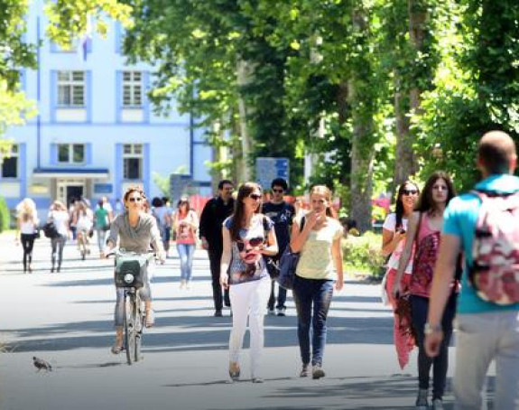 Novac zadržali, o povratku ne misle