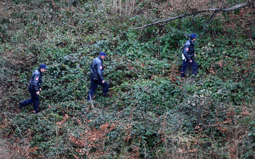 Policija spasila troje stranca