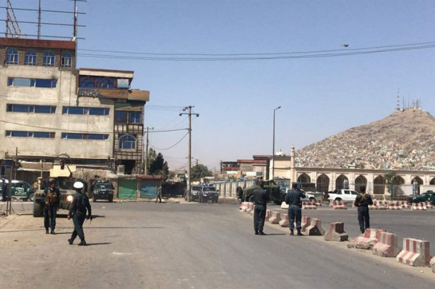 Raketama gađana palata u Kabulu