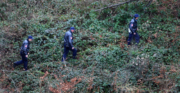 Полиција спасила троје странца