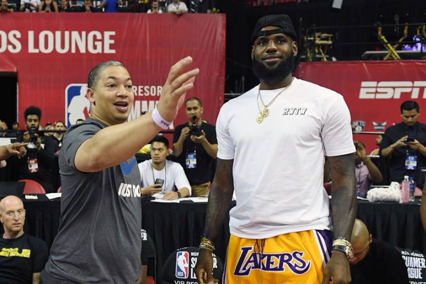 Pregovarao sa Lejkersima, završio u Klipersima!