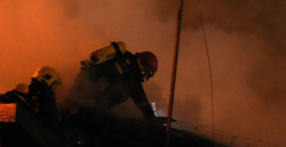 Buktinja bjesni: Teško gašenje zbog mnogo mina  