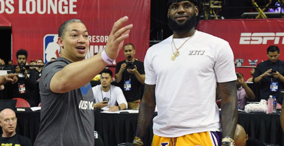 Pregovarao sa Lejkersima, završio u Klipersima!