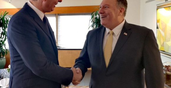 Stejt department ima plan, Pompeo ga rekao Vučiću
