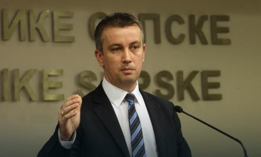 Dodik se ponovo nudi strancima